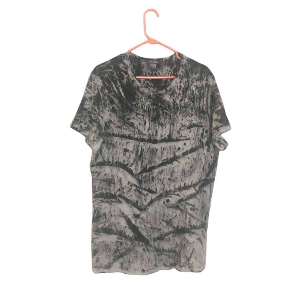 DIVIDED T-Shirt